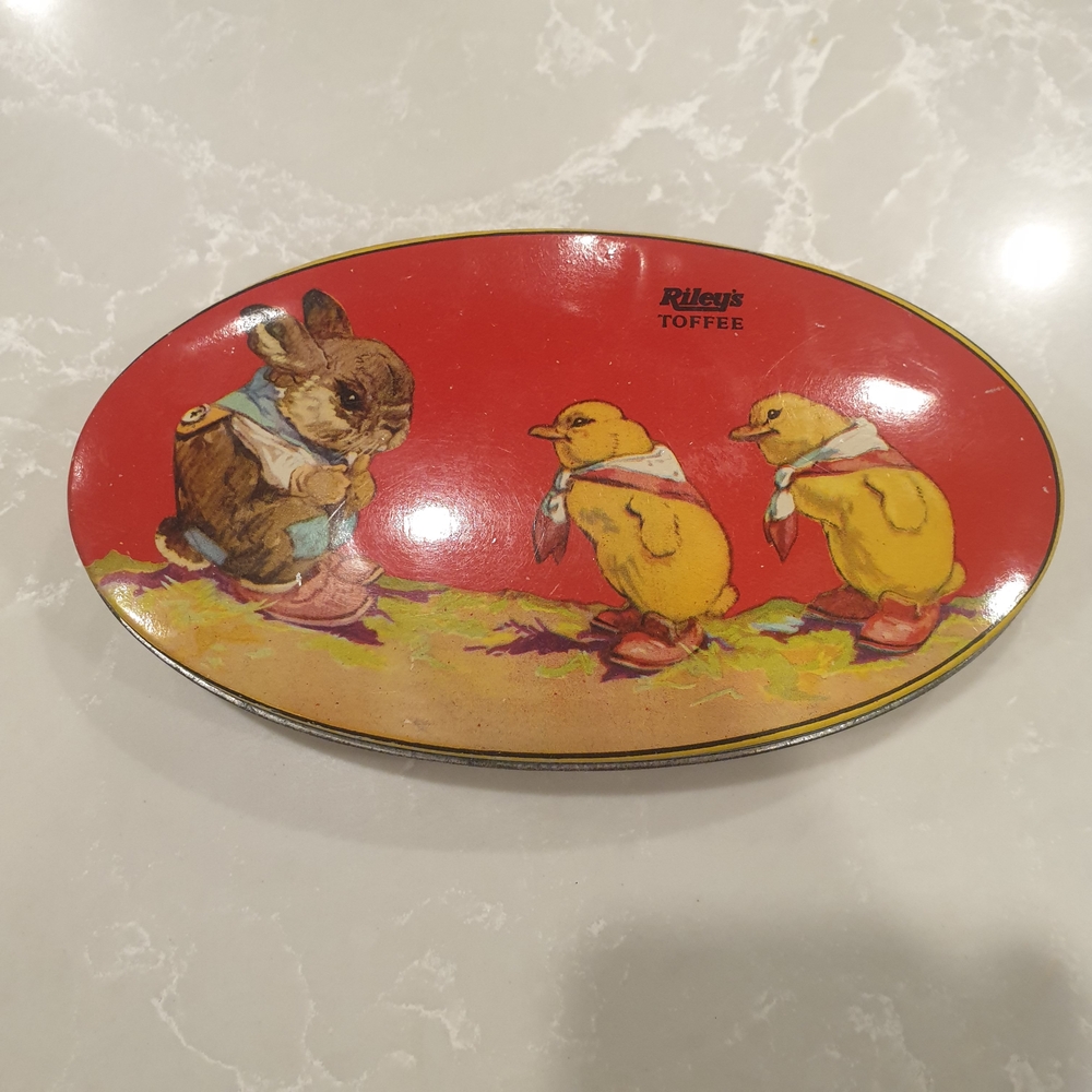 Red and Yellow Decorative Tin